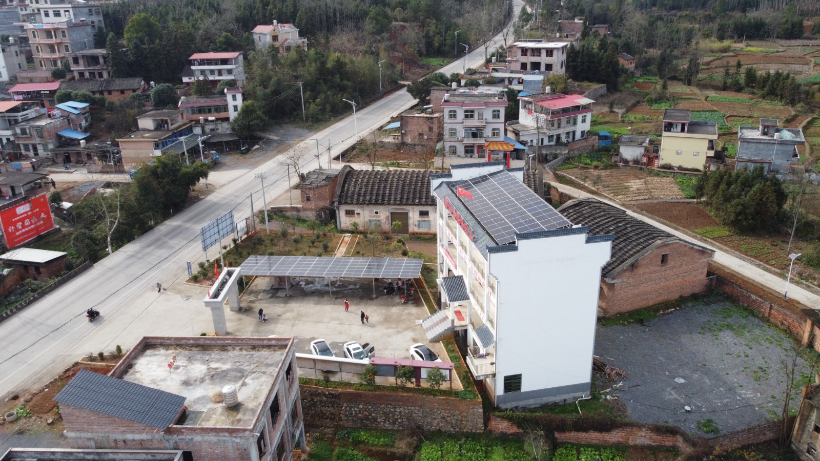 天下首个省级“新能源+墟落振兴”方案：：：三种投融资模式、最高收益10万/年/村 至少持续20年