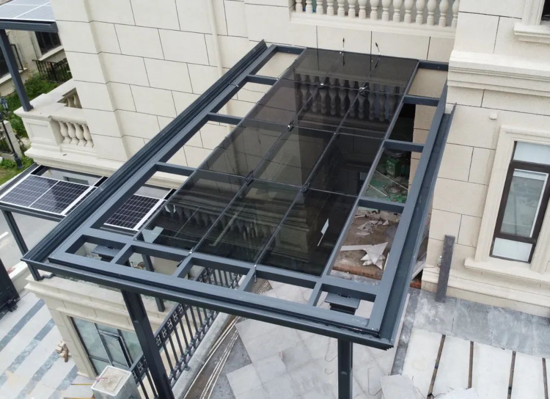 谍照曝光！！人生就是搏集团光电建材新品组件运抵华中仓储中心，金融建站/渠道招商模式有望越发多元