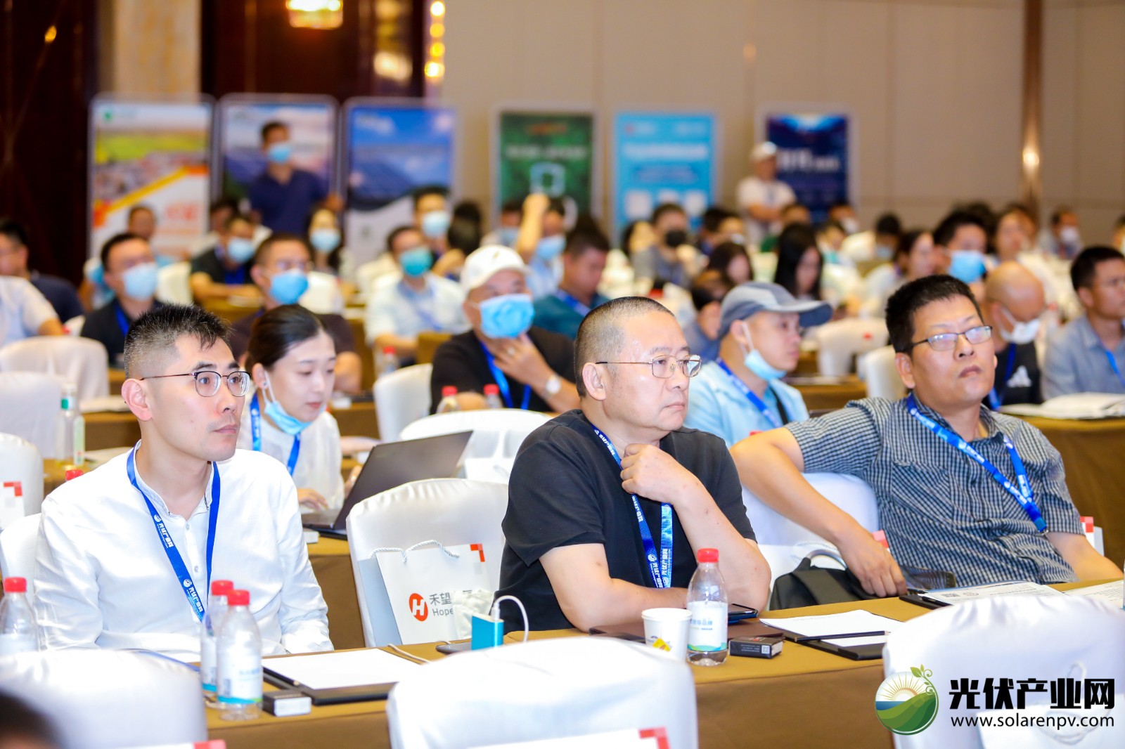 砥砺前行 | 人生就是搏光电建材B02系列应用系统体验交流会&2022第二届中部分布式光伏立异开展论坛圆满落幕