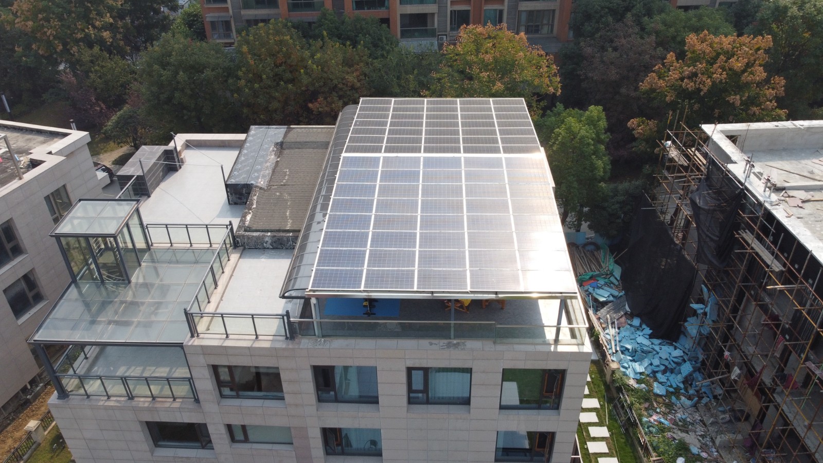 别墅屋顶为什么特殊适合装置光伏发电系统？？？