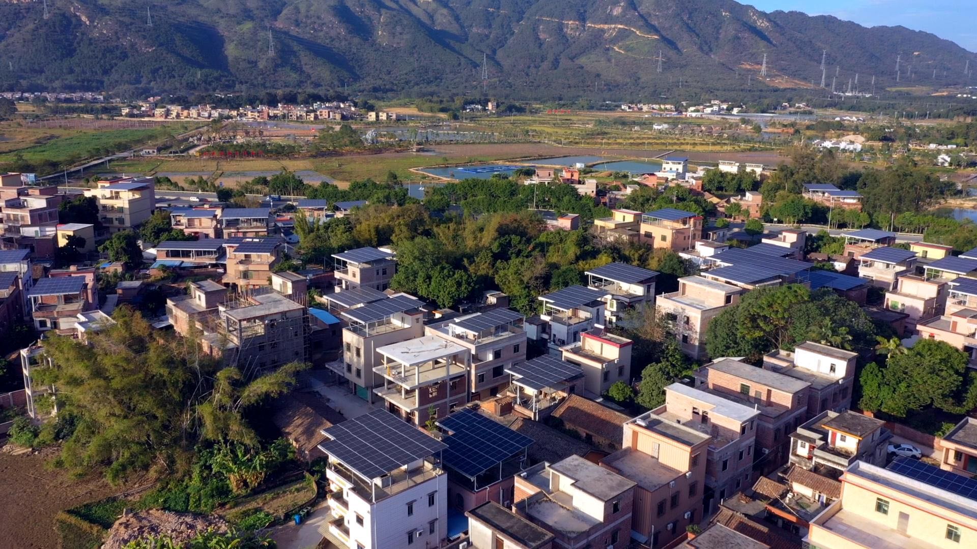 深入实验农村电网牢靠提升工程，，户用光伏等新能源应并尽并，，大力帮扶推动开展！